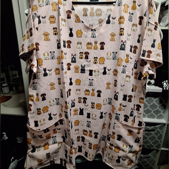 Dog and cat scrubs - Picture 3 of 3